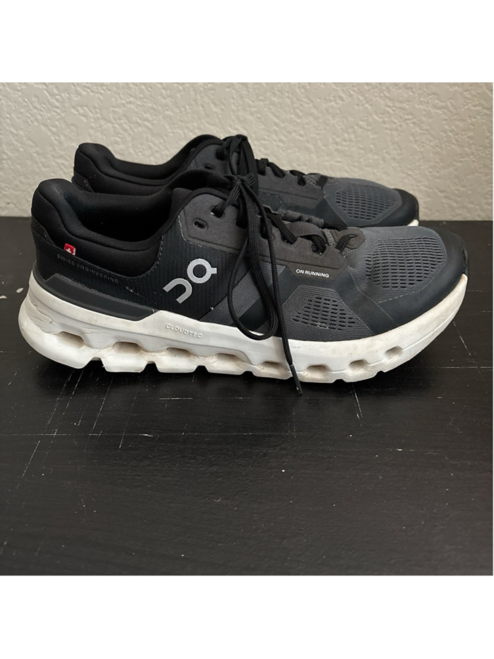 On Running Cloudrunner Women's 9 Eclipse Black CloudTec Running Shoes - Picture 2 of 9